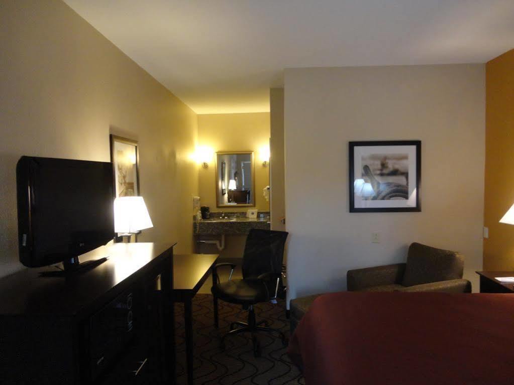 Best Western Lake Conroe Montgomery Exterior photo